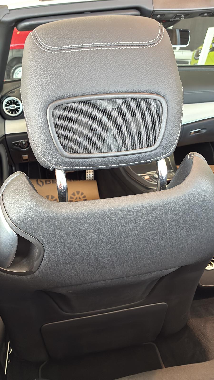 Appuie-tête en cuir d'une voiture