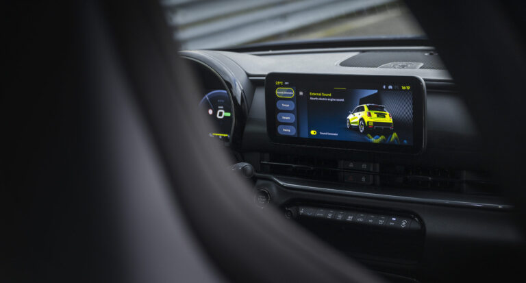 écran tactile du véhicule