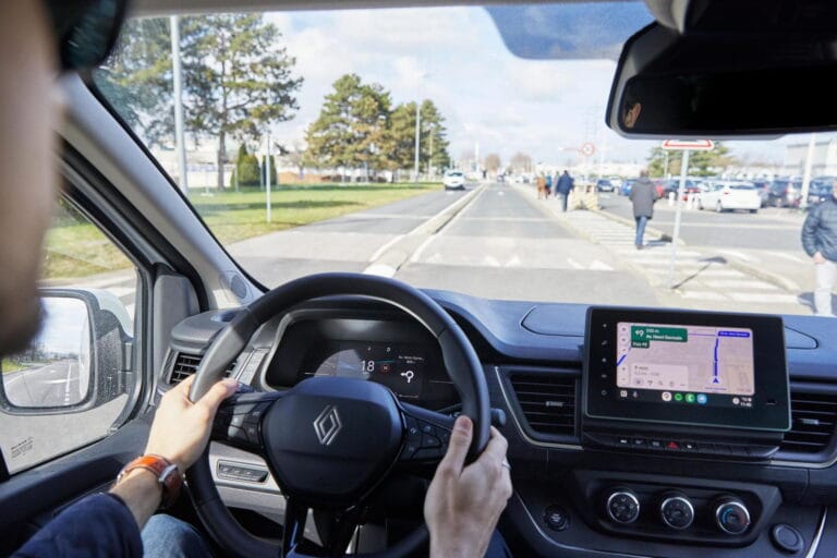 Conduite d’une voiture avec GPS activé