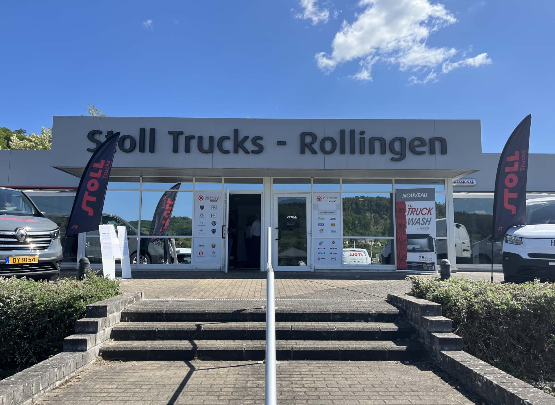 L'entrée de notre garage Stoll Trucks à Rollingen